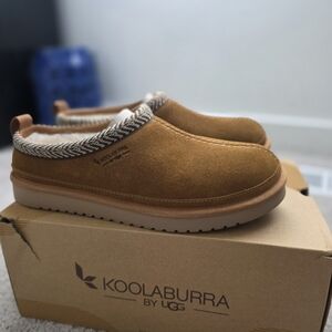 Koolaburra Tan Suede Slippers